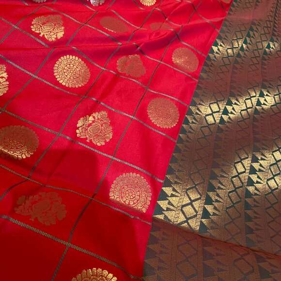 Red with Green check Indian traditional soft silk saree for women - Picture 13 of 16